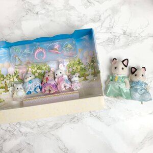 Calico Critters Royal Princess Set + 2 Cat Characters